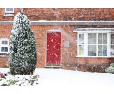 red-door-main-street-snow-scene-winter-2014-frodsham.jpg